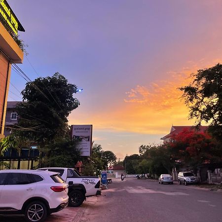 Neakru Guesthouse And Restaurant Kampot Dış mekan fotoğraf