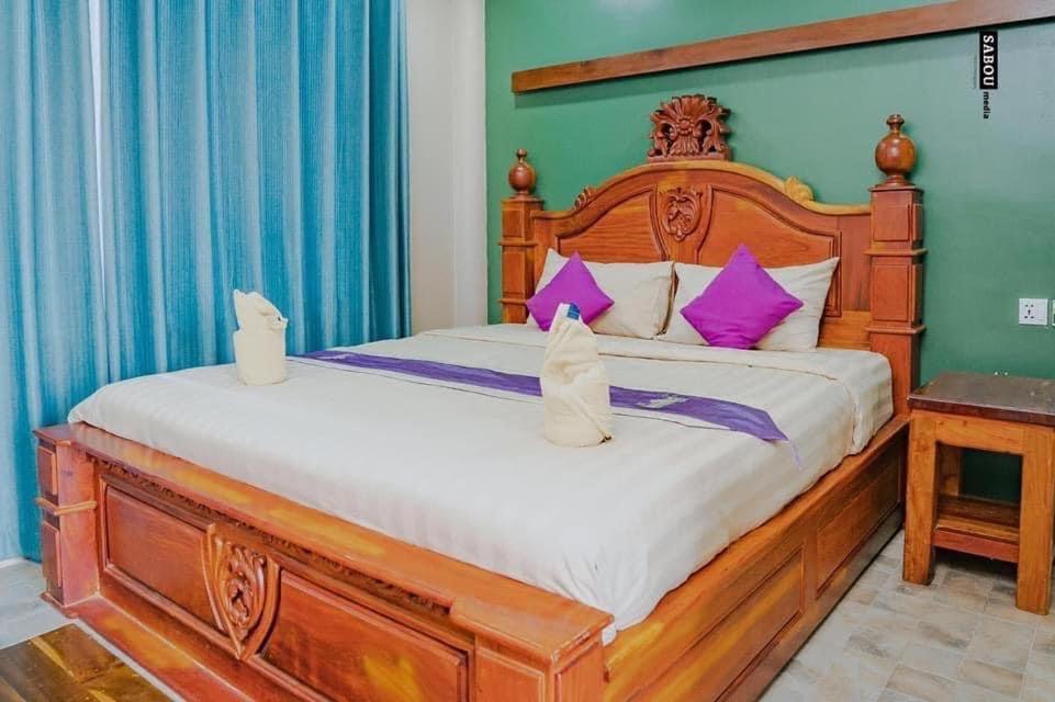 Neakru Guesthouse And Restaurant Kampot Dış mekan fotoğraf