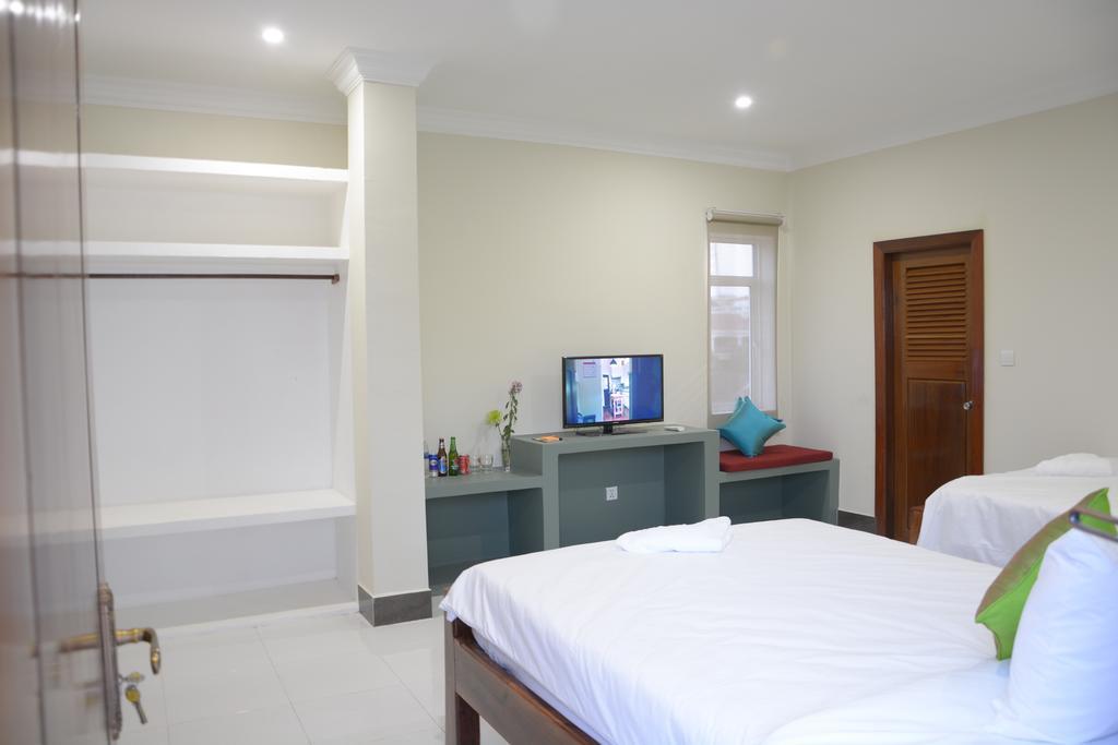 Neakru Guesthouse And Restaurant Kampot Dış mekan fotoğraf