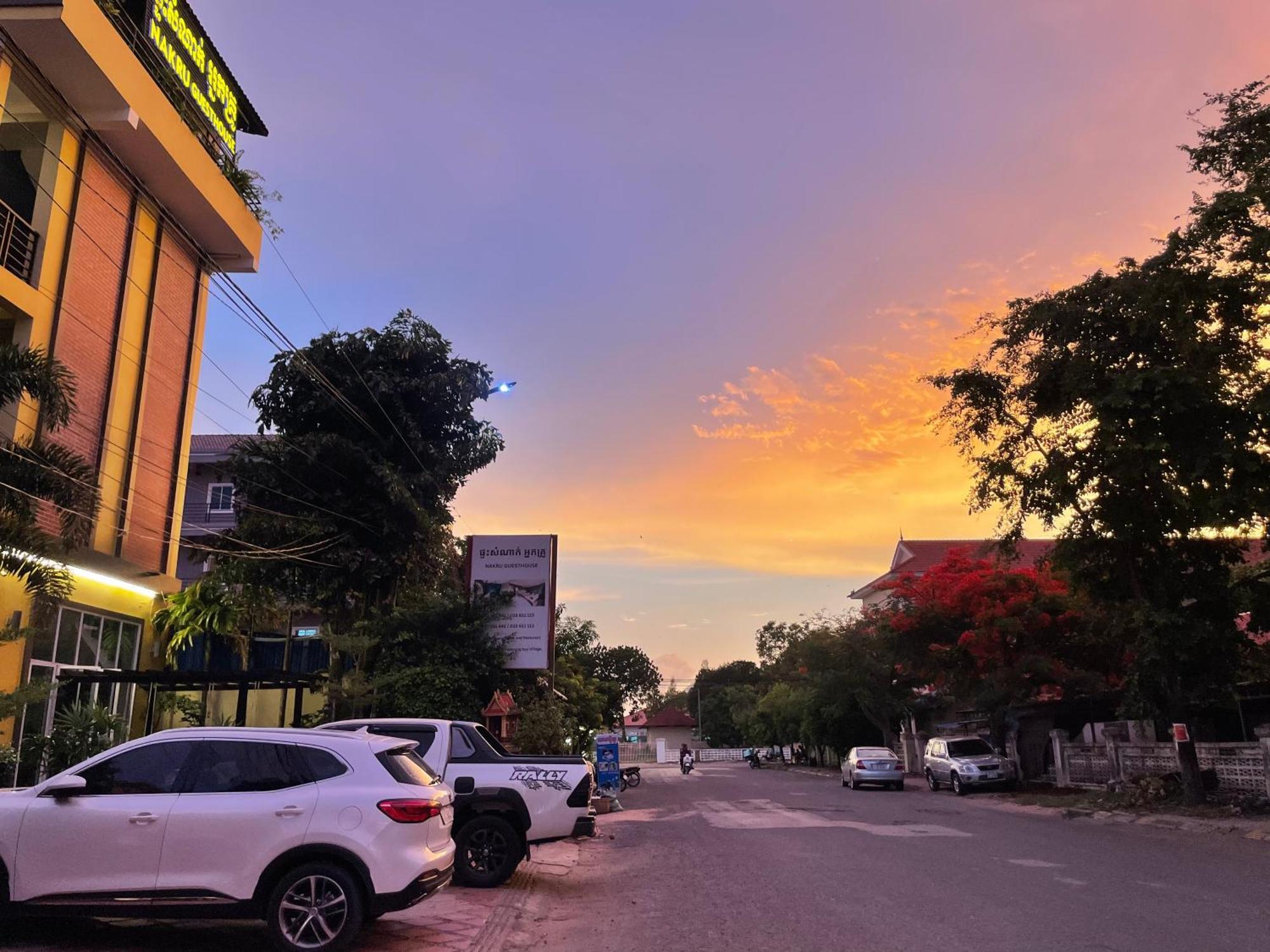 Neakru Guesthouse And Restaurant Kampot Dış mekan fotoğraf