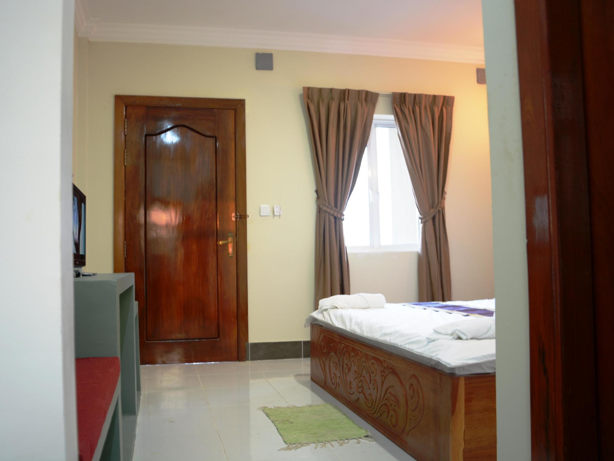 Neakru Guesthouse And Restaurant Kampot Dış mekan fotoğraf