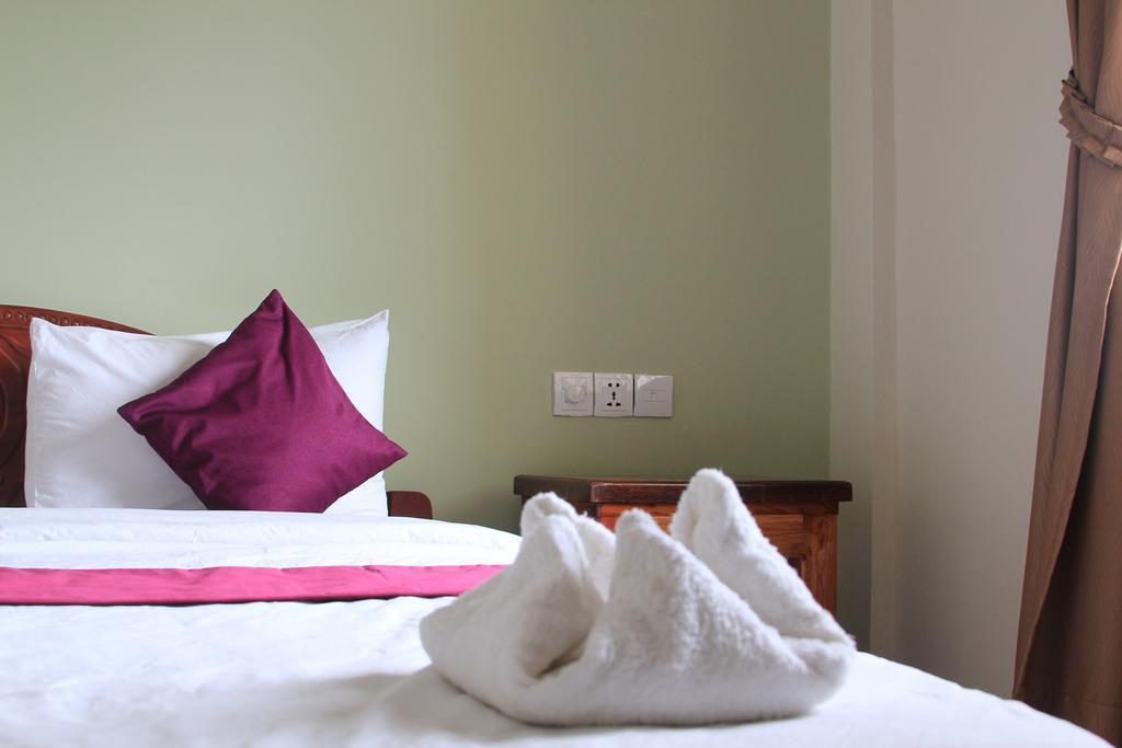 Neakru Guesthouse And Restaurant Kampot Dış mekan fotoğraf