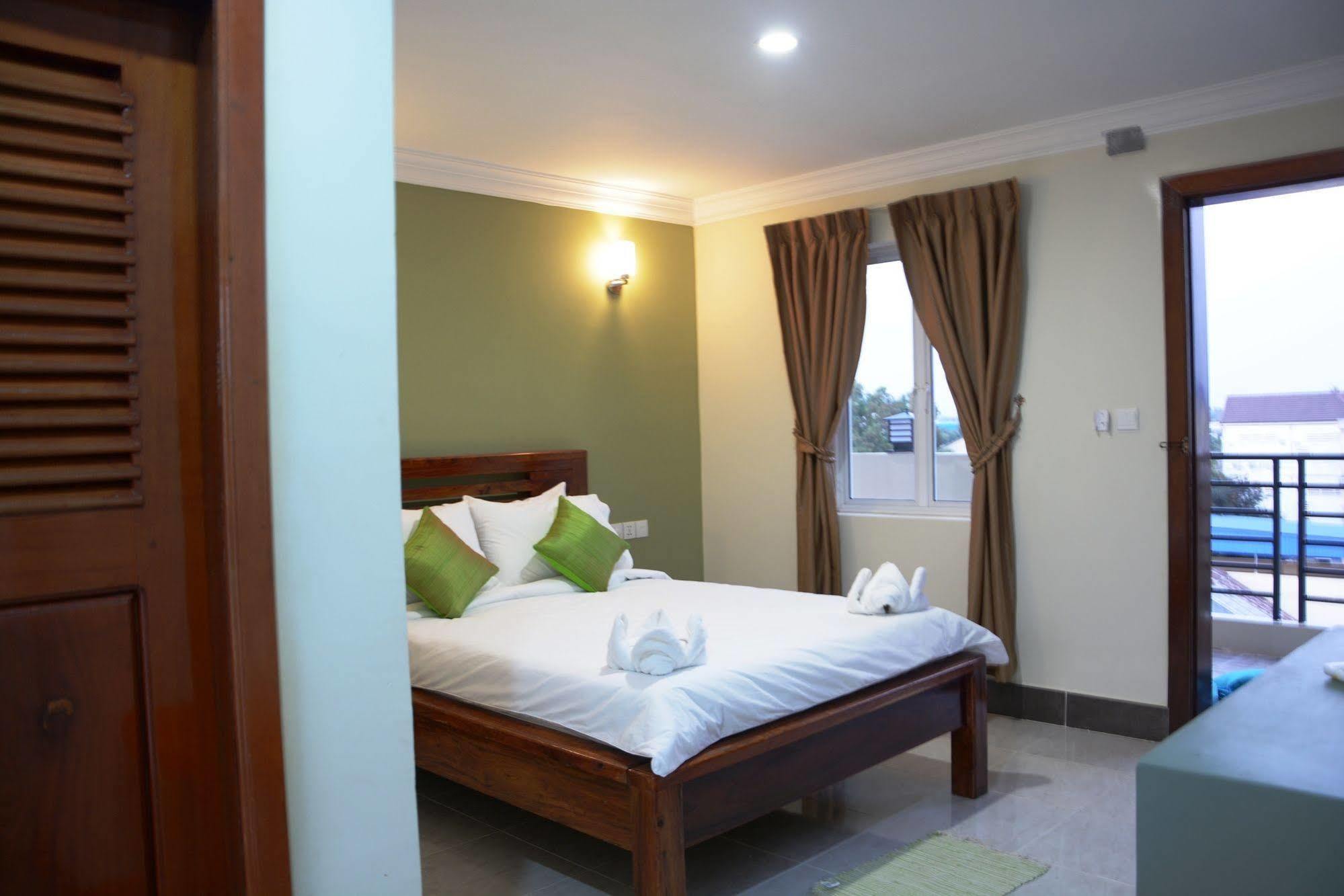 Neakru Guesthouse And Restaurant Kampot Dış mekan fotoğraf